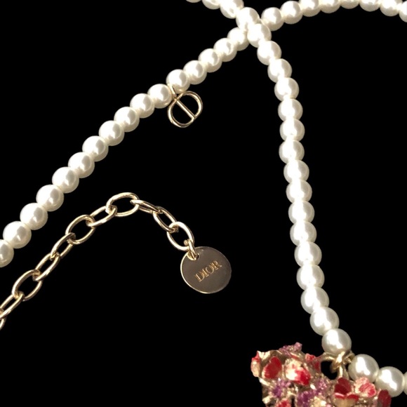 RARE Dior 2024 Pearl Heart of Butterflies  Pendant Necklace 2024 Cruise - Picture 4 of 12